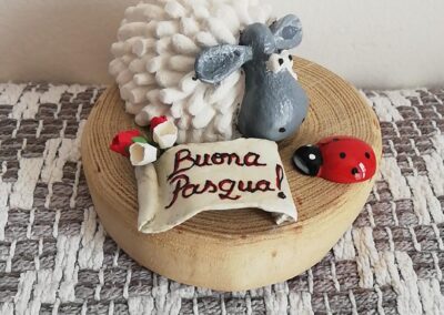 Le creazioni dei volontari della Fondazione Rota per la Pasqua 2022