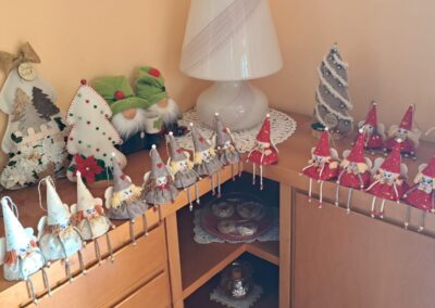Le creazioni dei volontari della Fondazione Rota per il Natale 2023